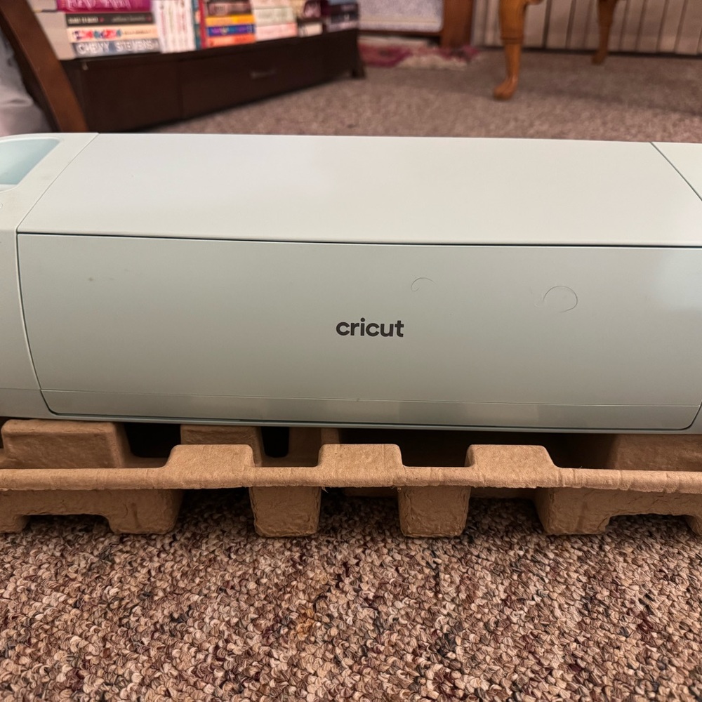 Cricut Cutting Machine in Light Blue